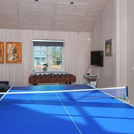 10 Person Holiday Home In Ansager Экстерьер фото